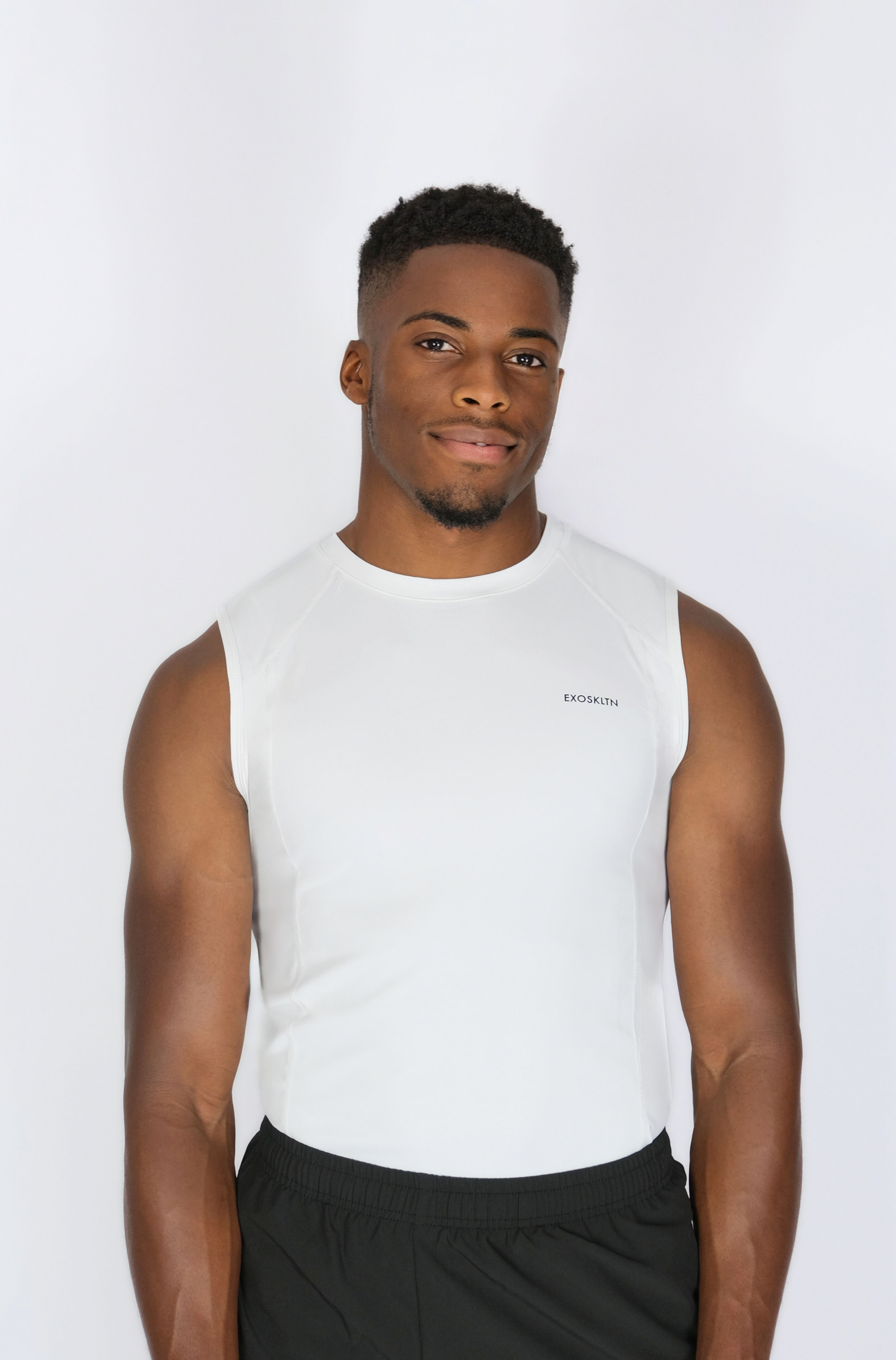 PRO SLEEVELESS TANK TOP WHITE