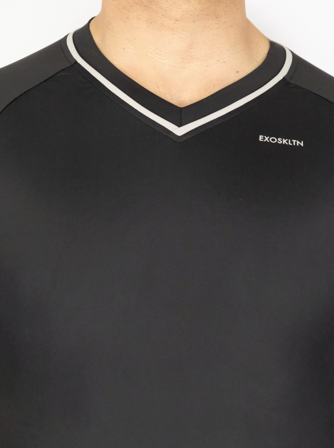 EXOSKLTN V-NECK TOP BLACK