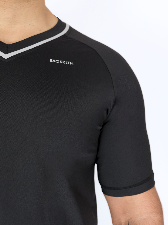 EXOSKLTN V-NECK TOP BLACK